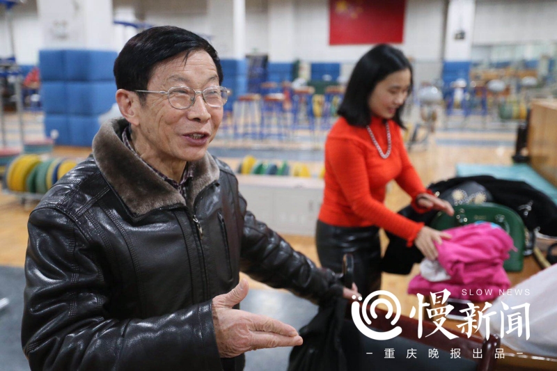 奥运会7点举重冠军_奥运举重冠军能得多少钱_奥运举重冠军视频