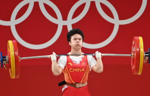 举重奥运冠军2021_奥运会7点举重冠军_奥运举重冠军能得多少钱