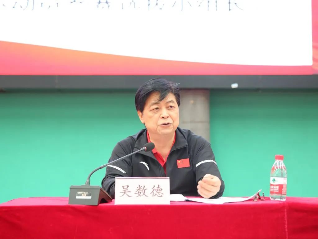举重奥运冠军2021_奥运举重比赛冠军_奥运会7点举重冠军