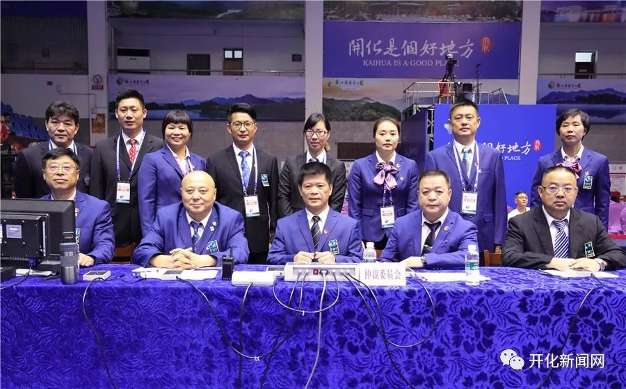 举重冠军拿人年薪多少_举重冠军现状_18年拿举重冠军的人
