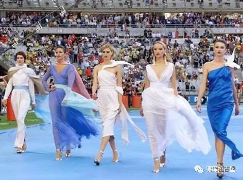 足球英文歌_足球赛英文歌_足球冠军歌曲英文翻译是什么