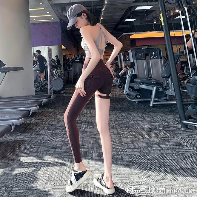 健身房运动服 女_健身房运动装女_健身服女