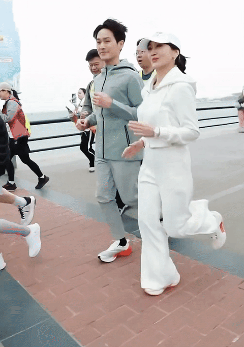 搜狐马拉松威海_赵雅芝跑马拉松威海_威海马拉松